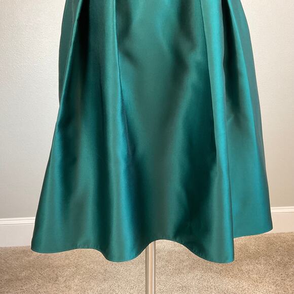 Alfred Sung Green Satin Cocktail Dress Size 8 Sleeveless Pleated Fit and Flare - Picture 9 of 13